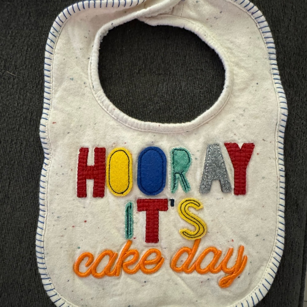 Mud Pie Multicolor 'Hooray It's Cake Day' Baby Bib